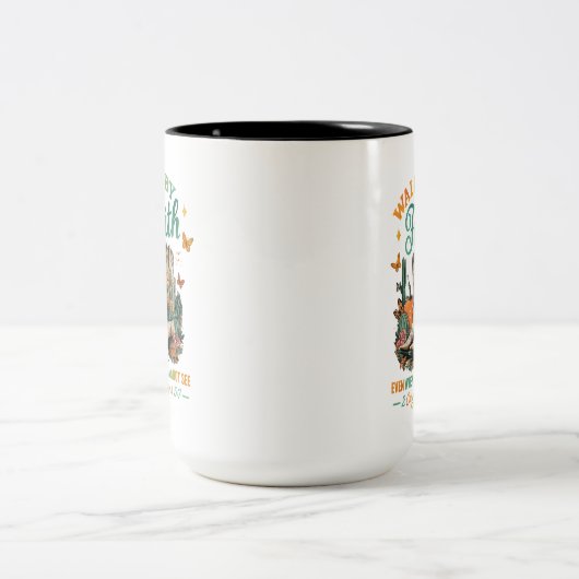 Zu Fuß durch den Glauben... Zweifarbige Tasse (Mittel)