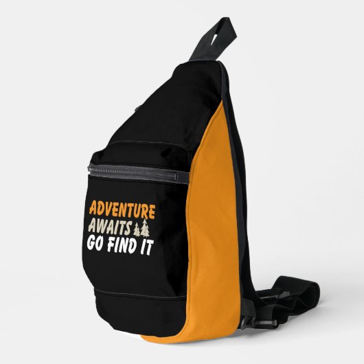 Zu neuen Abenteuern Crossbody Bag (Rechte Ecke)