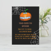 Zu Niedlich, um Funny Halloween Pumpkin Art zu spr Einladung (Stehend Vorderseite)