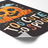 Zu Niedlich zu sprechen: Ein Halloween-Poster Poster (Ecke)