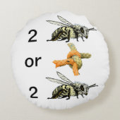 Zu sein oder nicht rundes kissen (Rückseite)