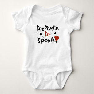 zu süß, um Halloween zu gruseln Baby Strampler