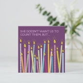 Zu viele Kerzen! Einladung zur Geburtstagspartei (Stehend Vorderseite)