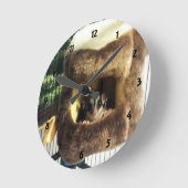 Zuckergrüber in Furry Tree Truck Hängebett Runde Wanduhr (Winkel)