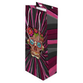 Zuckerschädel aus Schnittholz mit Blütenkrone Geschenktüte Für Weinflaschen (Vorderseite Schrägansicht)