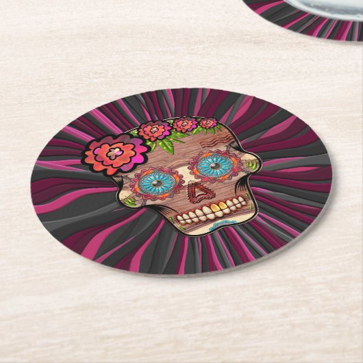 Zuckerschädel aus Schnittholz mit Blütenkrone Runder Pappuntersetzer (Angewinkelt)