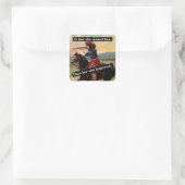 Zuerst verfehlte sie ihn. Dann verbesserte sich ih Quadratischer Aufkleber (Tasche)