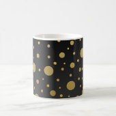 Zufällige goldene Punkte auf Schwarz Kaffeetasse (Mittel)