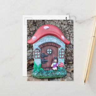 Zufälliger Jesus in den Wäldern in einem Feenhaus Postkarte