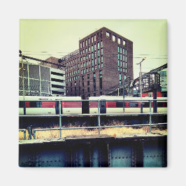 Zug am Bahnhof Magnet