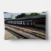 Zug am Bahnhof Zubehörtasche (Rückseite)