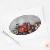 Zug - Eine Sammlung von Laternen auf der Schiene Ovaler Aufkleber (Umschlag)