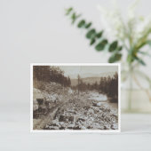 Zug entlang des LKW-Flusses Postkarte (Stehend Vorderseite)