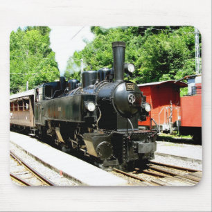 Zug im Eisenbahnmuseum Chamby Mousepad