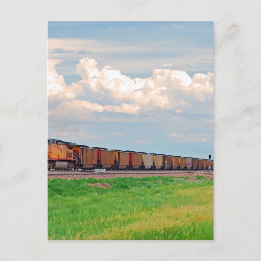Zug mit vielen Autos Postkarte (Vorderseite)
