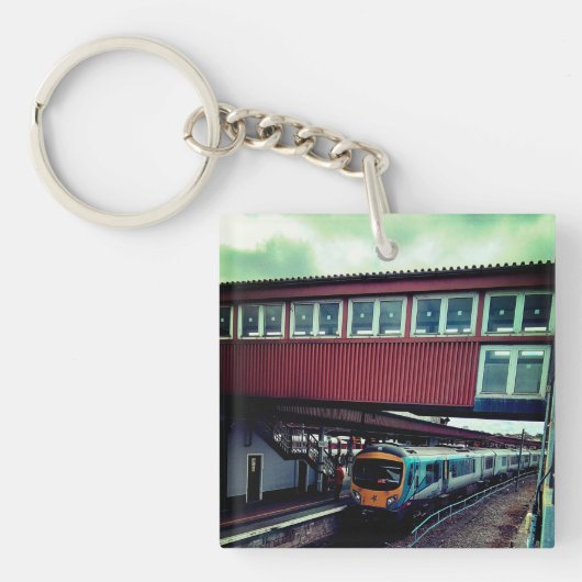 Zug unter der Brücke Schlüsselanhänger (Vorderseite)