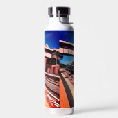 Zug unter der Brücke Trinkflasche (Links)