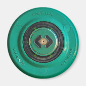 Zugang zum Zugeingang durch einen grünen Knopfsens Magnet (Vorne)