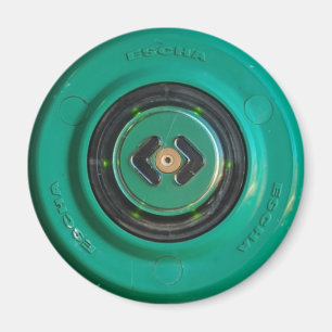 Zugang zum Zugeingang durch einen grünen Knopfsens Magnet