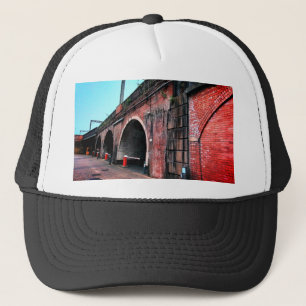 Zugbrücke Truckerkappe