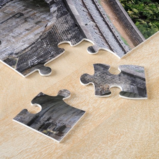 Zugüberquerung der Brücke im Hochland Sri Lankas Puzzle (Seite)