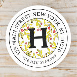 Zuhause Address Chic Modern Christmas Family Monog Runder Aufkleber<br><div class="desc">Dieses einfache und moderne Design besteht aus Serifentypografie.</div>