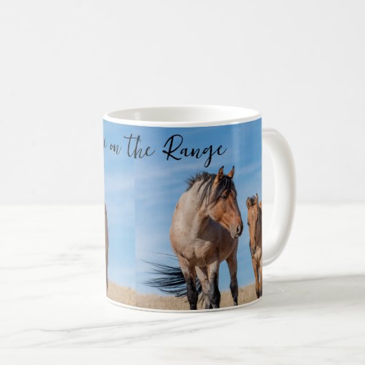 Zuhause auf der Range Wild Mustang Kaffeetasse (VorderseiteRechts)