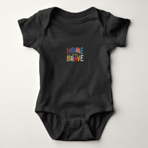 Zuhause der Brave Baby Strampler