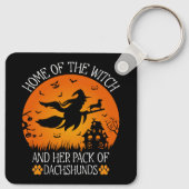 Zuhause der Hexe und ihr Bündel von Dackeln Cool Schlüsselanhänger (Rückseite)