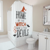 Zuhause der Hexe und ihrer kleinen Teufel Hallowee Duschvorhang (Beispiel)
