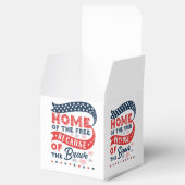 Zuhause des Freien wegen der Tapferkeit Geschenkschachtel (Geöffnet)