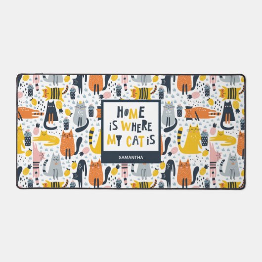 Zuhause ist der Mit Monogramm Name meiner Katze Schreibtischunterlage (Vorderseite)