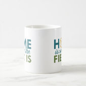 Zuhause ist dort, wo das Feld ist Kaffeetasse (Mittel)