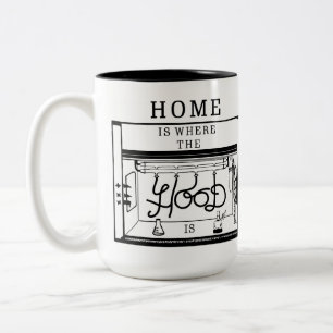 Zuhause ist, wo die Haube Tasse ist