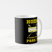 ZUHAUSE IST, WO SIE PARKEN IT van life Kaffeetasse (VorderseiteRechts)