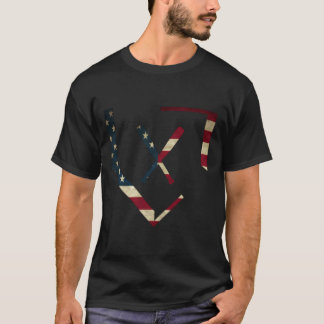 Zuhause Plate Baseball Bats American Flag Baseball T-Shirt