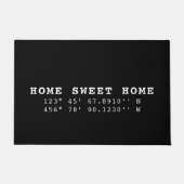 Zuhause Sweet Zuhause | Koordinaten | Schwarz/Weiß Fußmatte (Vorderseite)