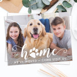 Zuhause Wir haben die Ankündigung, dass Hunde sich Postkarte<br><div class="desc">Home! Wir haben uns bewegt. Besuchen Sie uns! Lass Deinem besten Freund und melde Deinen Familienzug mit dieser niedlichen und lustigen Hundeausweis. Personalisieren Sie die Rückseite mit Namen und Ihrer neuen Adresse. Diese Zuhause mit Pfow Print Design Hund Umzug Ankündigung ist ein Muss für alle Hunde Mütter, Hundedads und Hundefreunde!...</div>