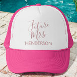 Zukünftige Frau Brautparty oder Junggeselinnen-Abs Truckerkappe<br><div class="desc">Zukünftige Frau Brautparty Rose Gold Script Typografie Pink Trucker Hat für eine Hochzeit,  Brautparty oder Junggeselinnen-Abschied Feier.</div>