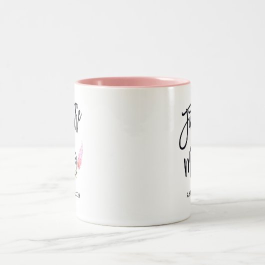 Zukünftige Frau Calligaphy Personalized Zweifarbige Tasse (Mittel)