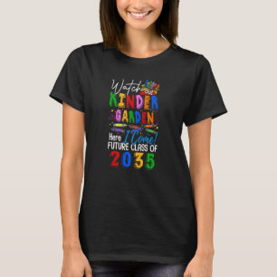 Zukünftige Klasse 2035 Kindergarten hier aufpassen T-Shirt