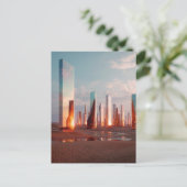Zukünftige surrealistische Spiegel Türme in der Wü Postkarte (Stehend Vorderseite)