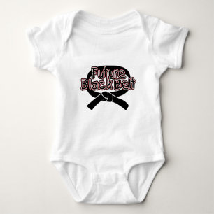 Zukünftiger schwarzer Gürtel (rot) Baby Strampler