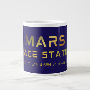 Zukunftsshirt mit Grafik der Marsspace Station und Jumbo-Tasse