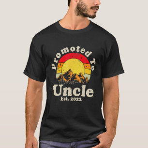 Zum ersten Mal nach Onkel Est 2022 befördert Männe T-Shirt