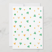 Zum Glück ein St. Patrick's Day Girl zum ersten Ge Einladung (Rückseite)