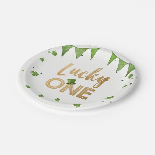 Zum Glück ein St Patrick's Day Paper Plate Clover Pappteller (Schrägansicht)