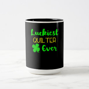 Zum Glück Quilter je Patricks Day Irish Quilting Zweifarbige Tasse