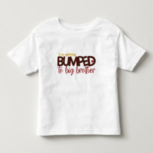 zum großen Bruder gestoßen Kleinkind T-shirt