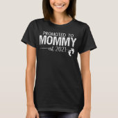 zum Mommy est 2021 befördert T-Shirt (Vorderseite)